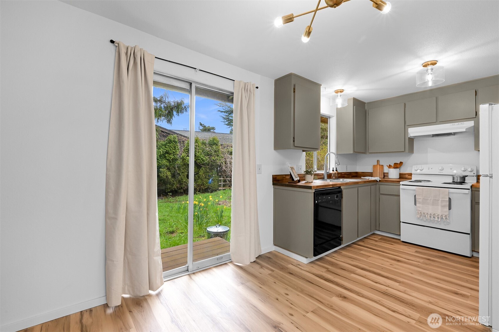 4383 Vista Ave , Blaine, WA 98230