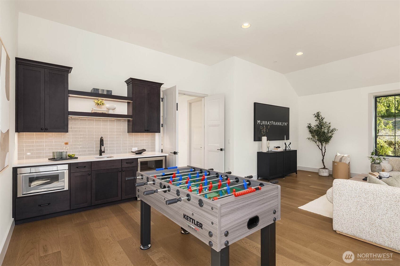 14030 NE 6th Place , Bellevue, WA 98007