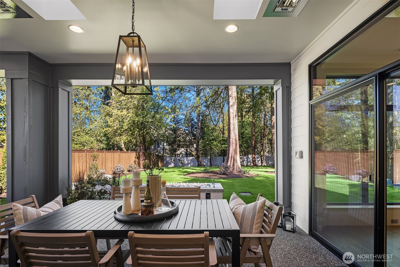 14030 NE 6th Place , Bellevue, WA 98007