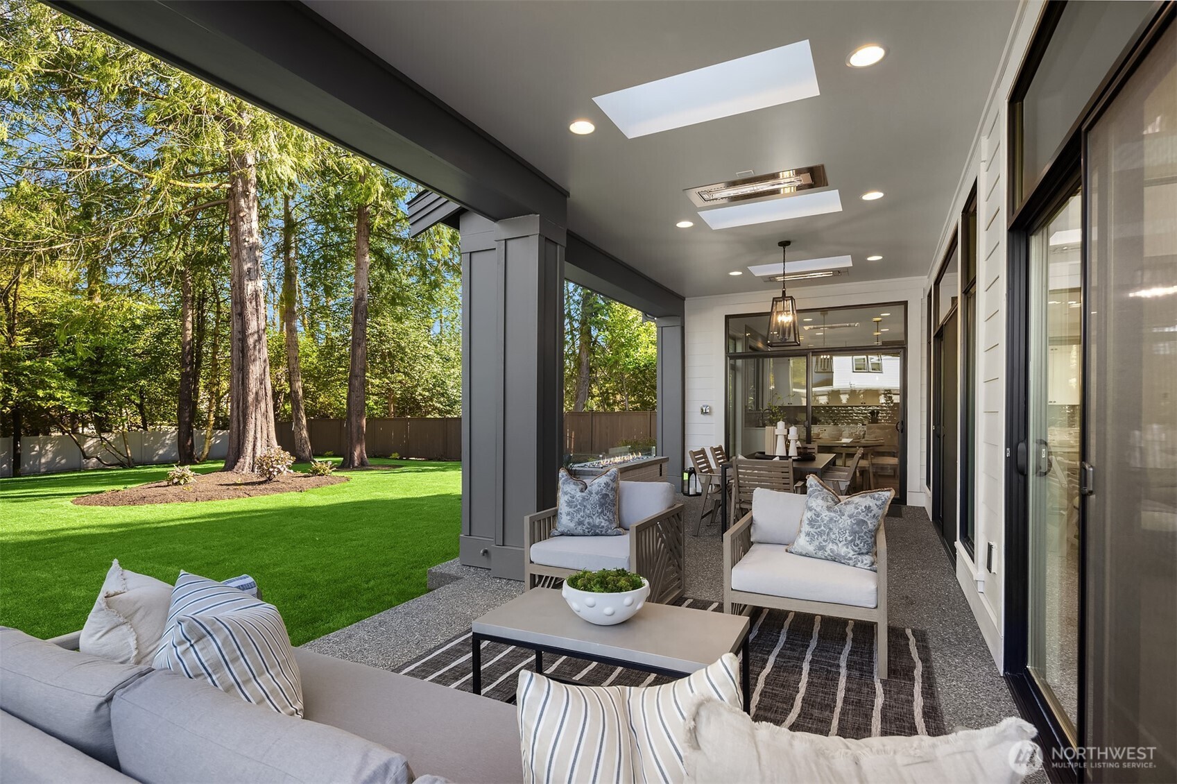 14030 NE 6th Place , Bellevue, WA 98007
