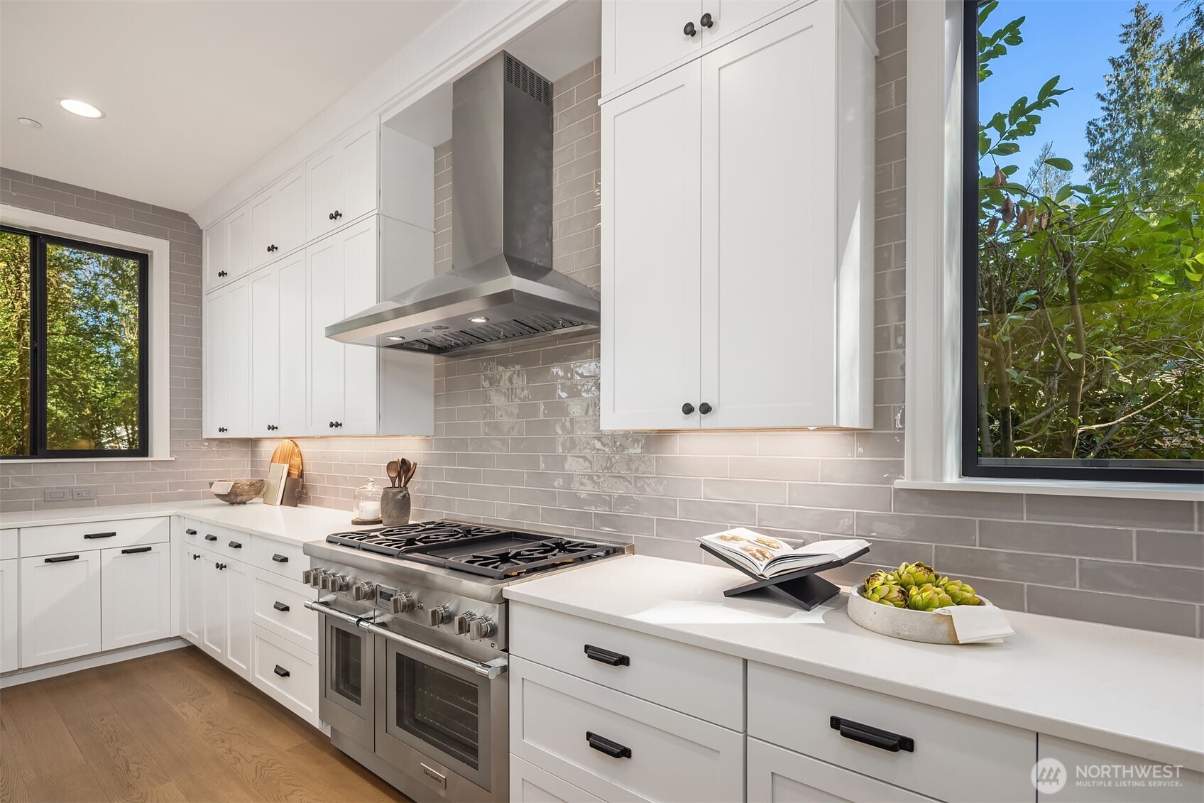 14030 NE 6th Place , Bellevue, WA 98007