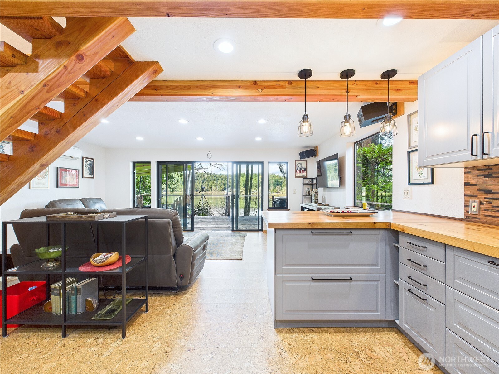 1341 E Beaver Avenue , Shelton, WA 98584