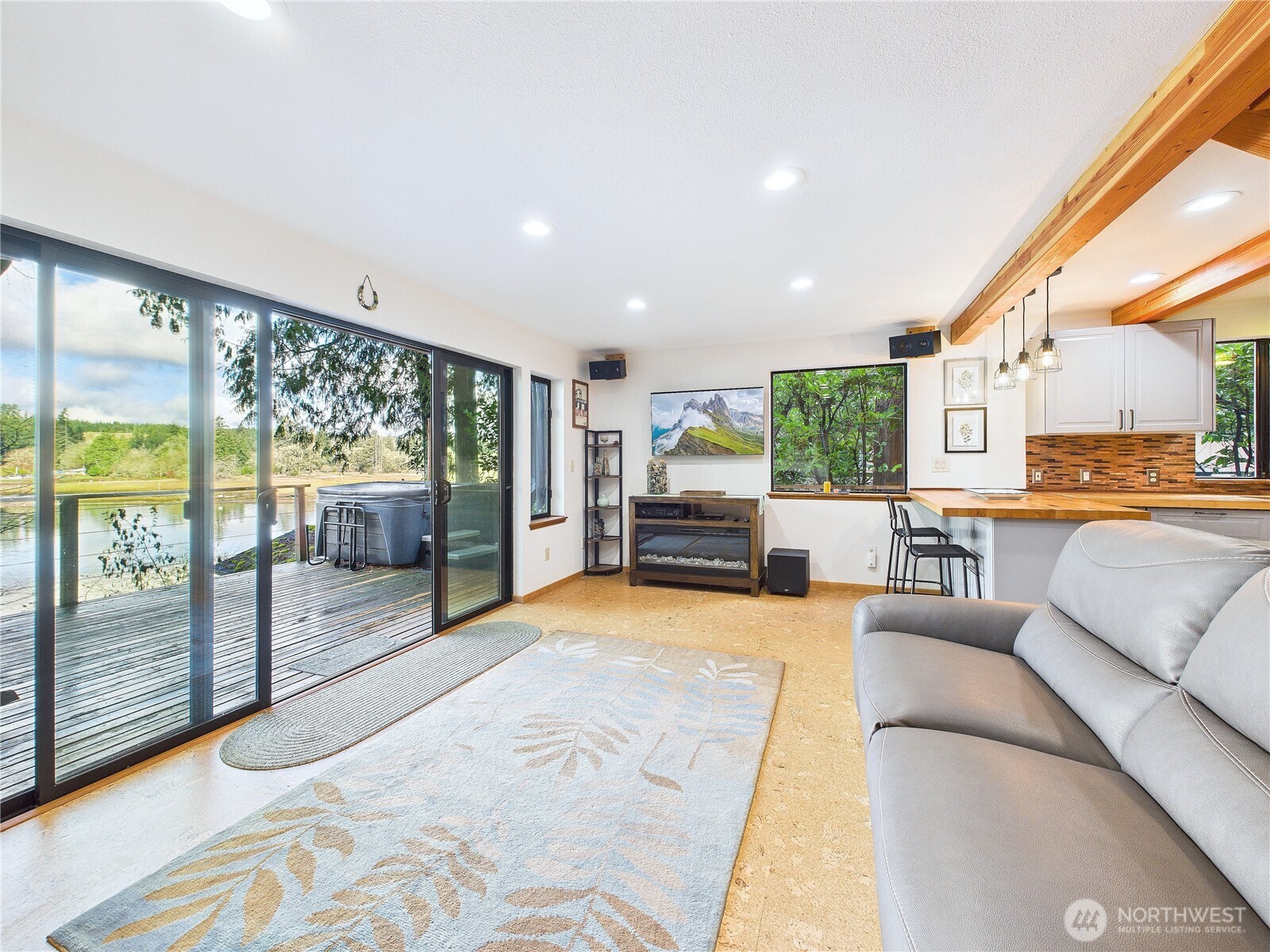 1341 E Beaver Avenue , Shelton, WA 98584