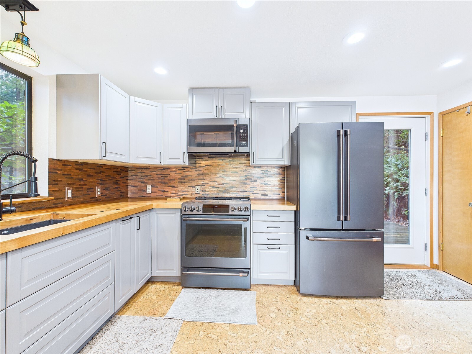 1341 E Beaver Avenue , Shelton, WA 98584