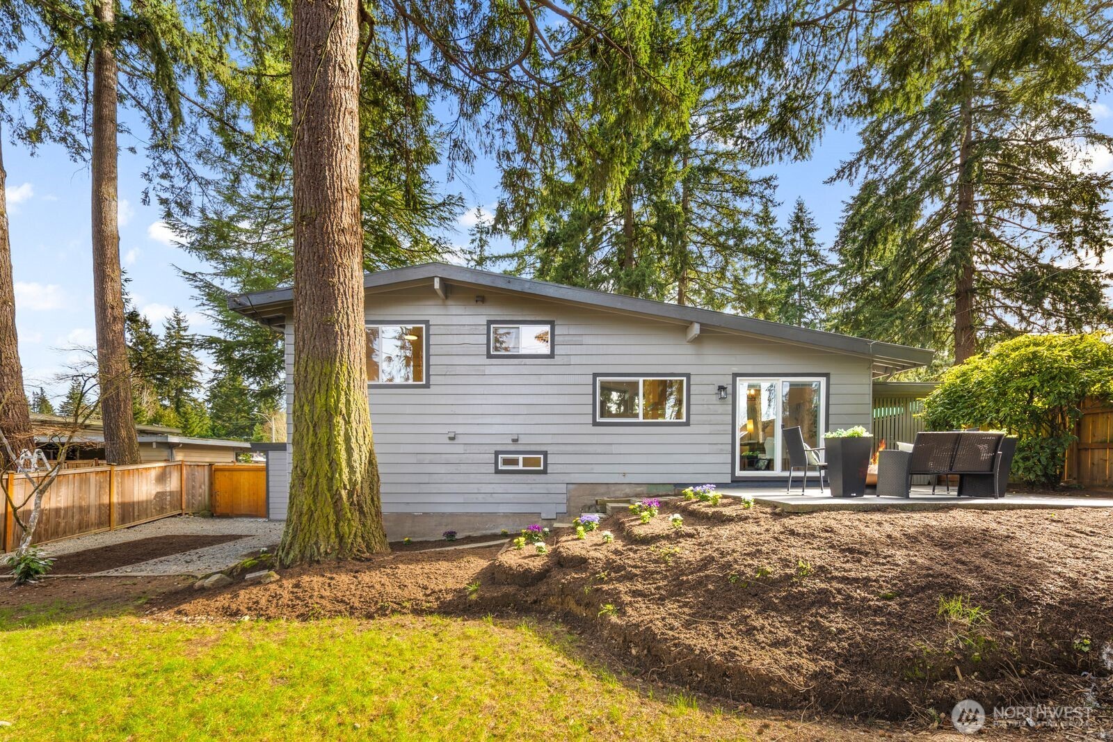 14240 Lake Hills Boulevard , Bellevue, WA 98007