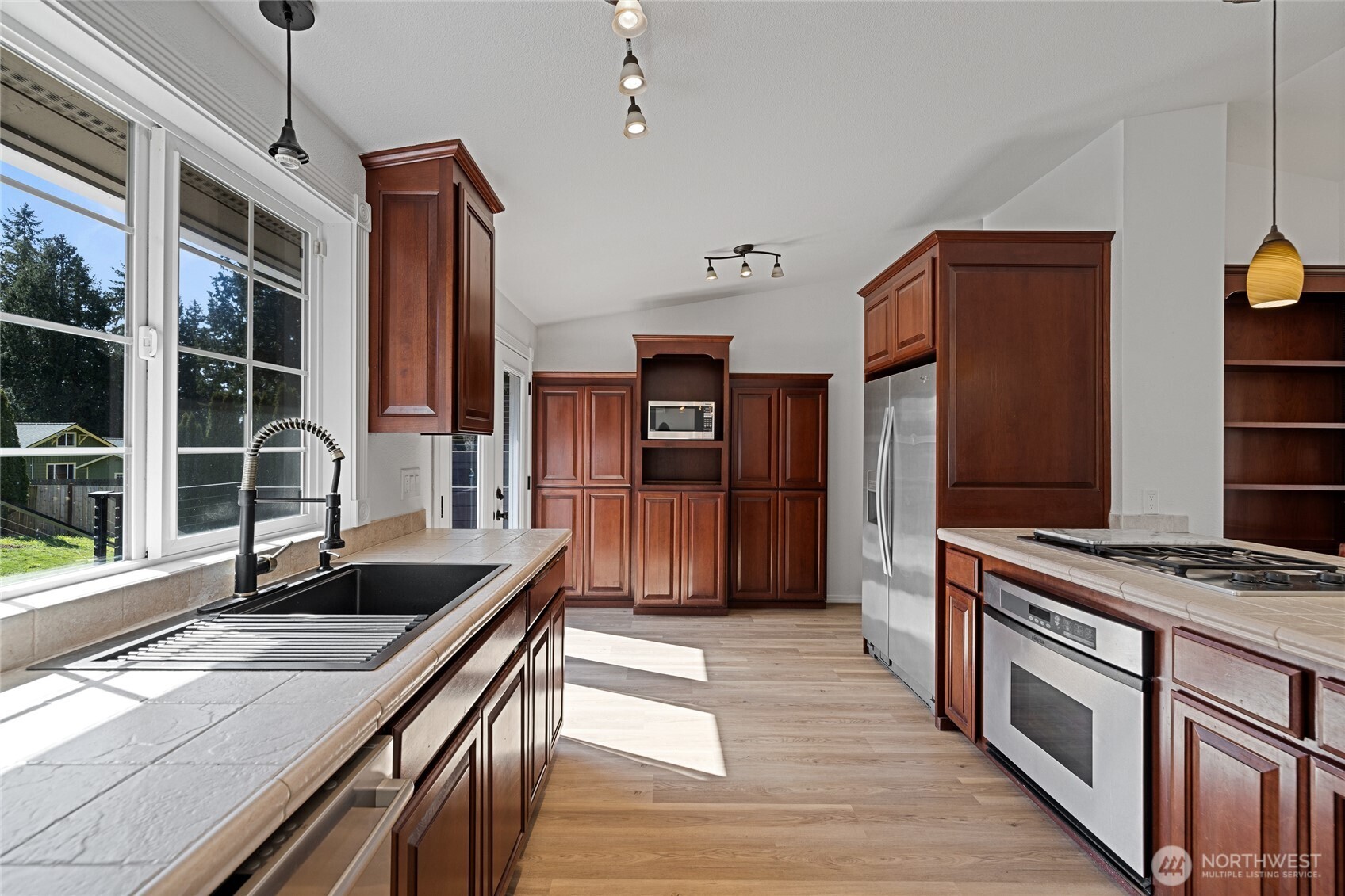 2003 SW 304th Street , Federal Way, WA 98023