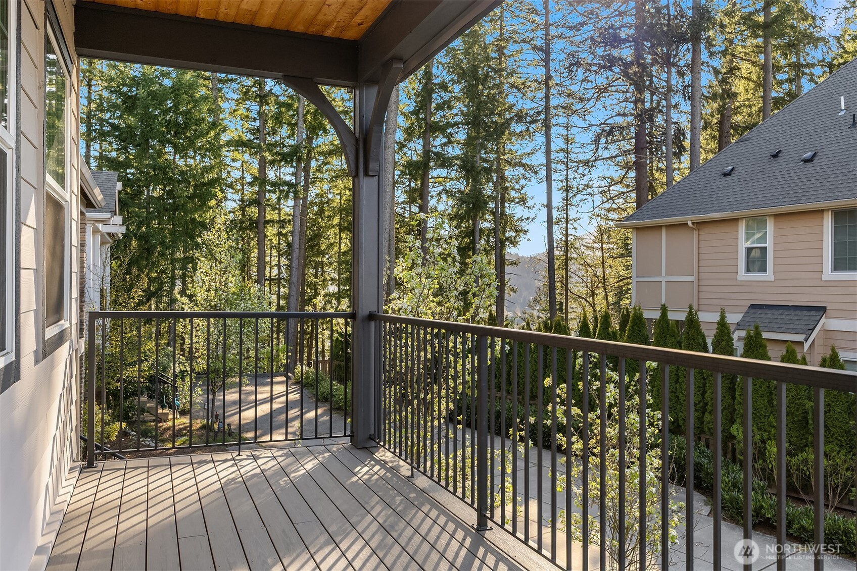 404 6th Lane NE, Issaquah, WA 98029