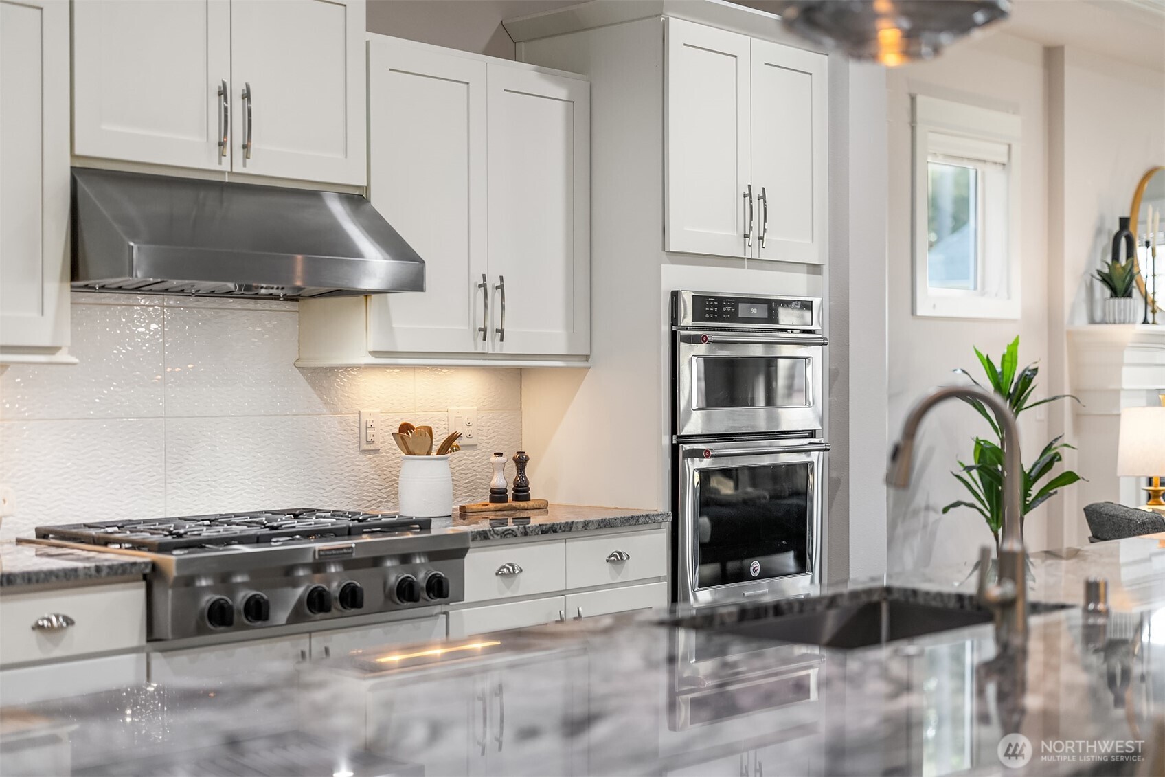 404 6th Lane NE, Issaquah, WA 98029