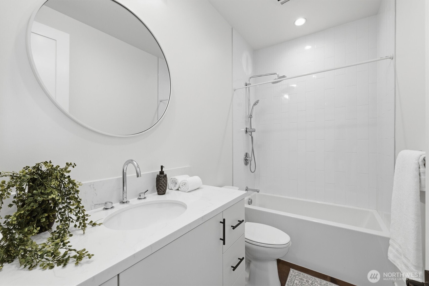 7354 Alonzo Ave NW, Seattle, WA 98117