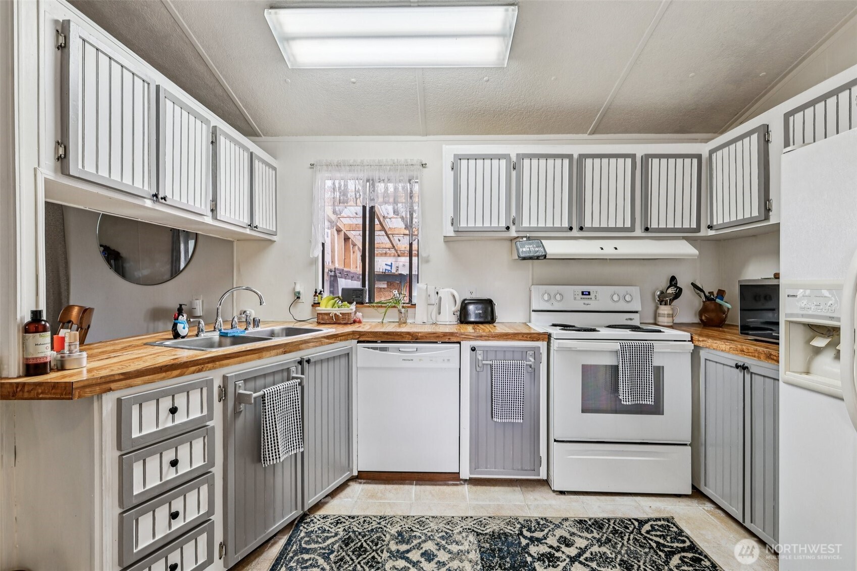2522 Old Highway 99 Road S #19, Mount Vernon, WA 98273
