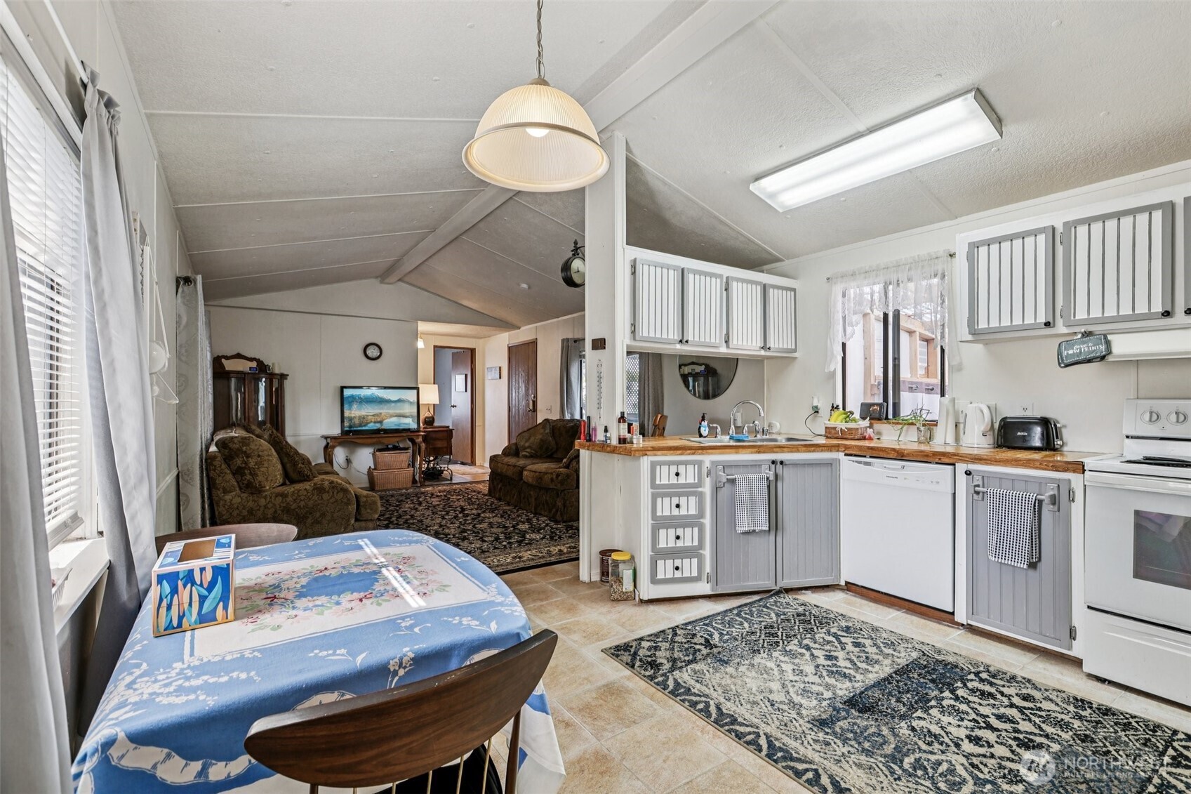 2522 Old Highway 99 Road S #19, Mount Vernon, WA 98273