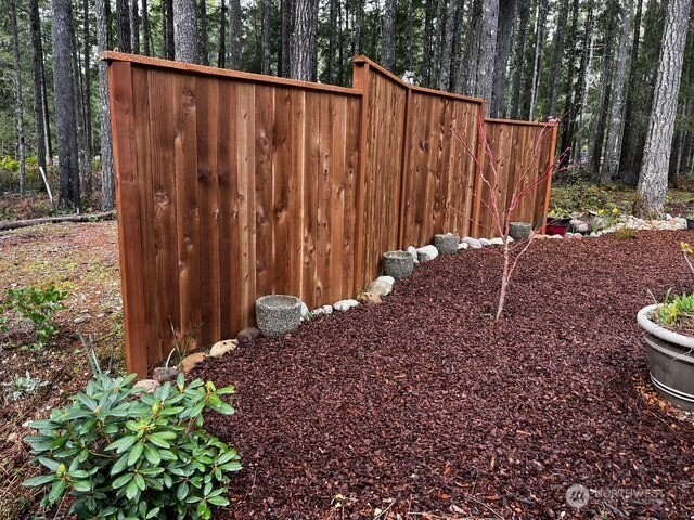 21 N White Way Ln , Hoodsport, WA 98548