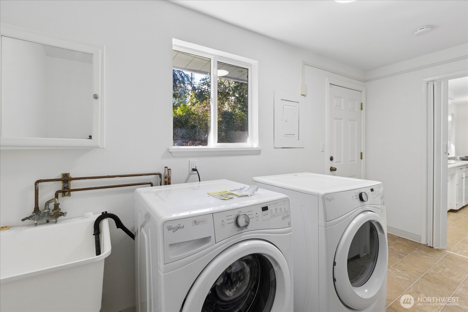 17219 Midvale Avenue N, Shoreline, WA 98133