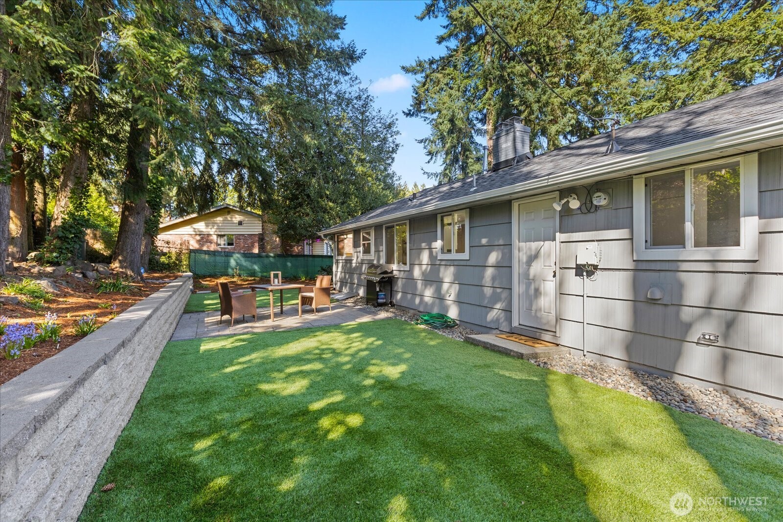 17219 Midvale Avenue N, Shoreline, WA 98133