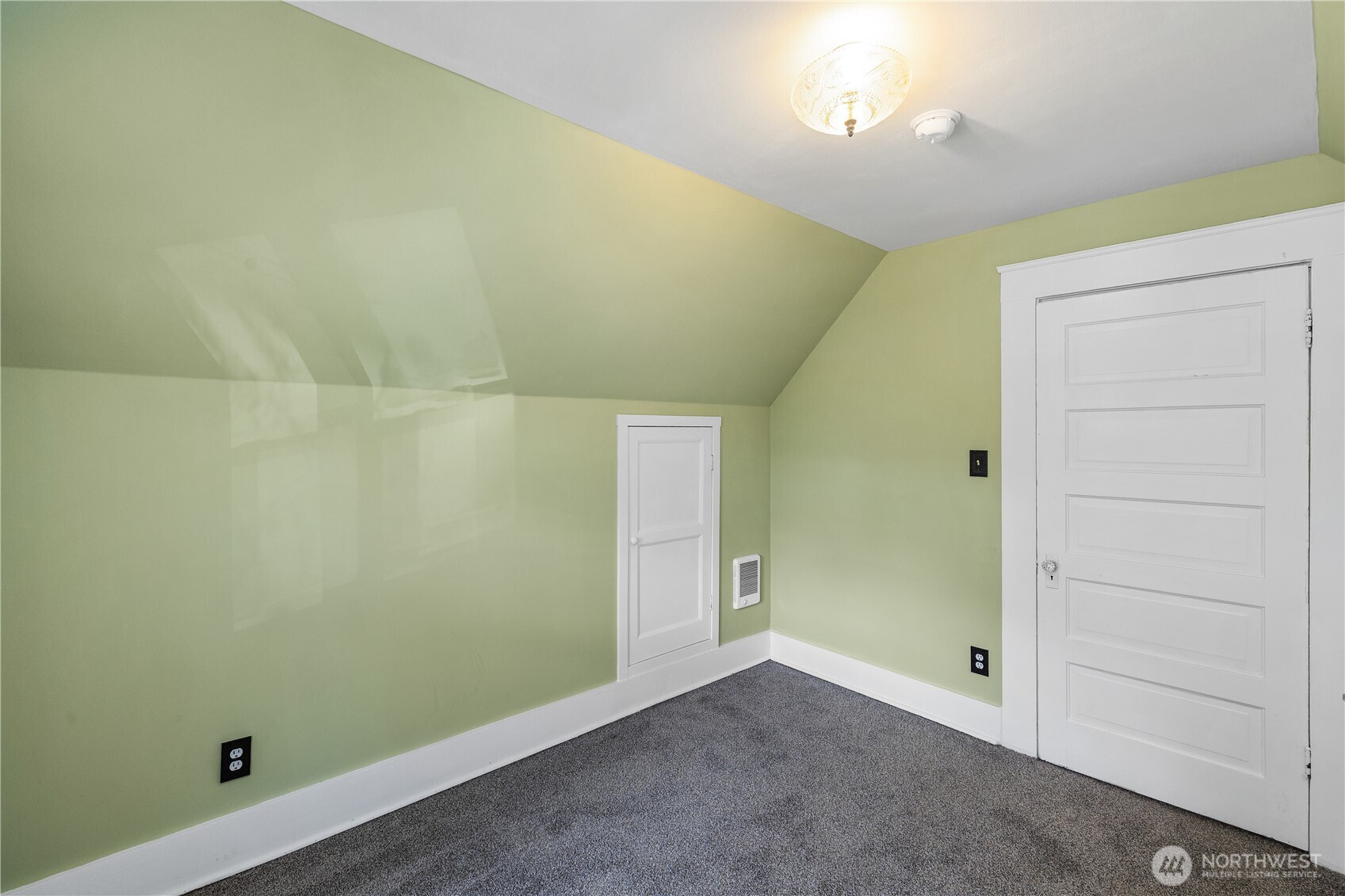 901 E Morton Street , Tacoma, WA 98404