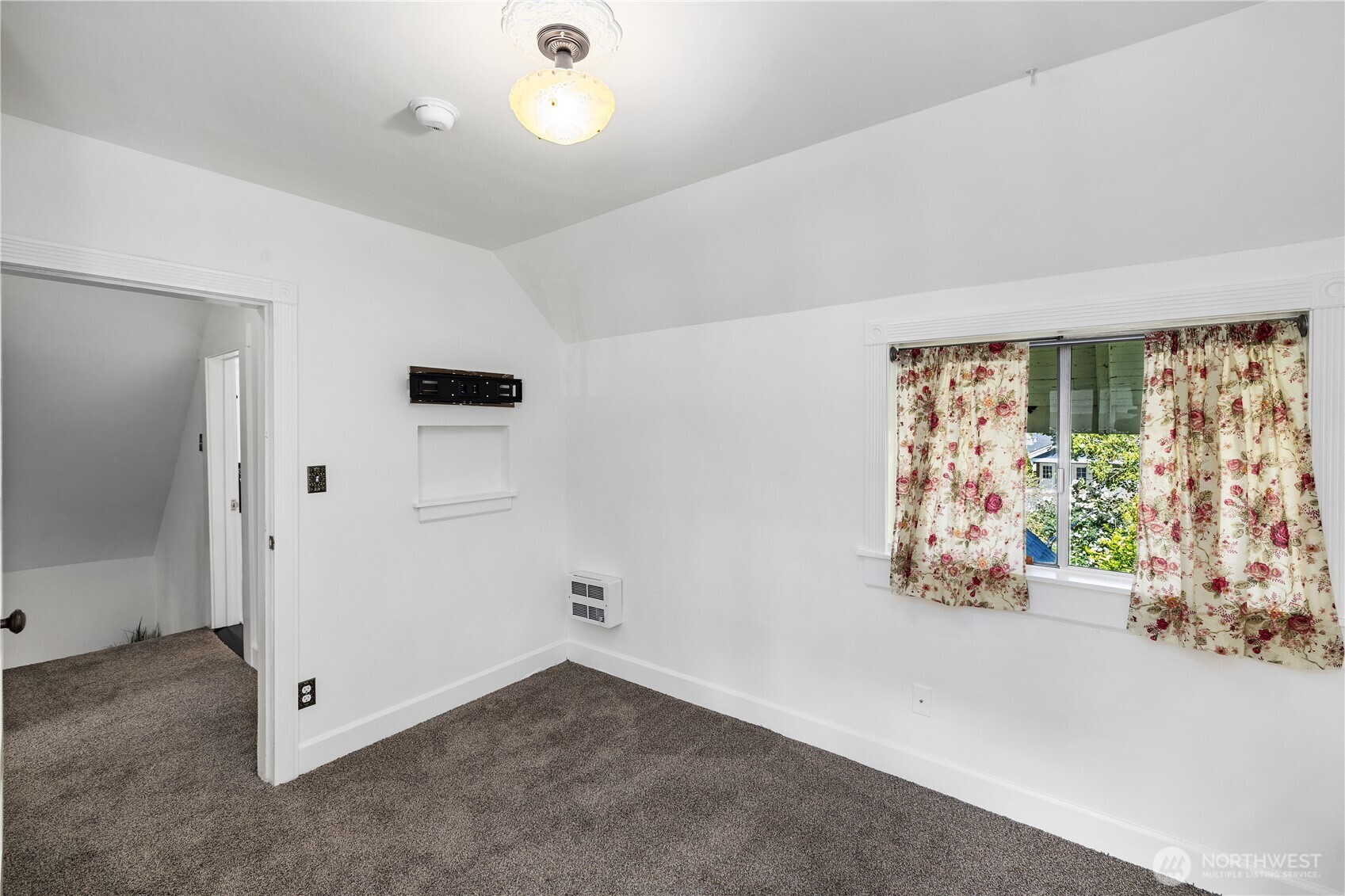 901 E Morton Street , Tacoma, WA 98404