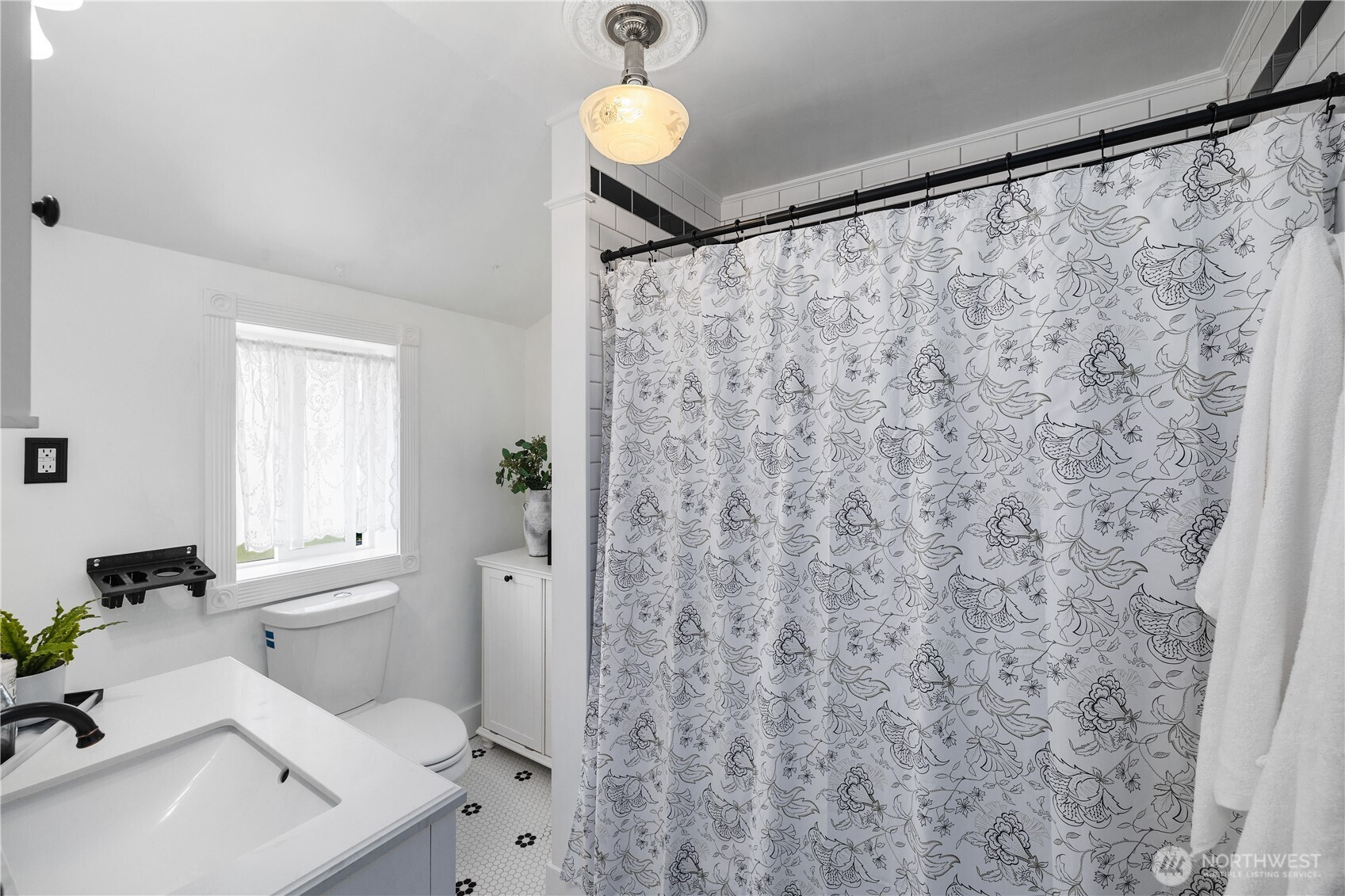 901 E Morton Street , Tacoma, WA 98404