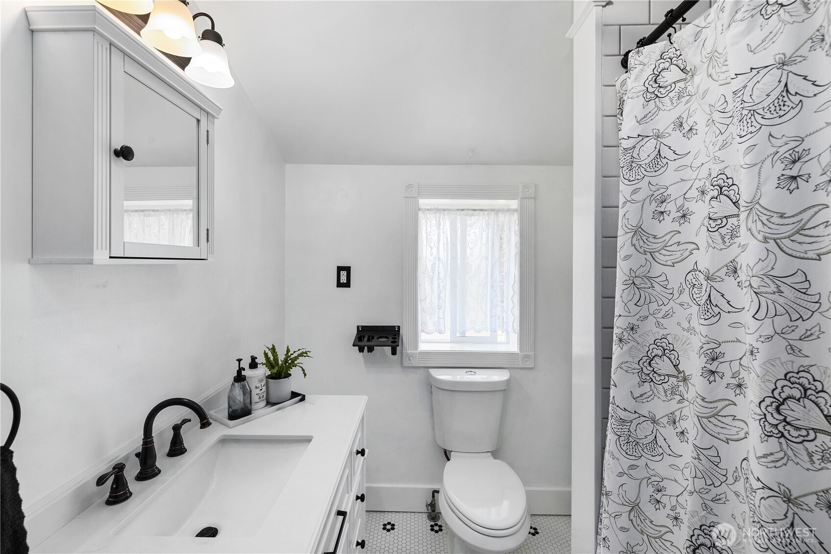 901 E Morton Street , Tacoma, WA 98404