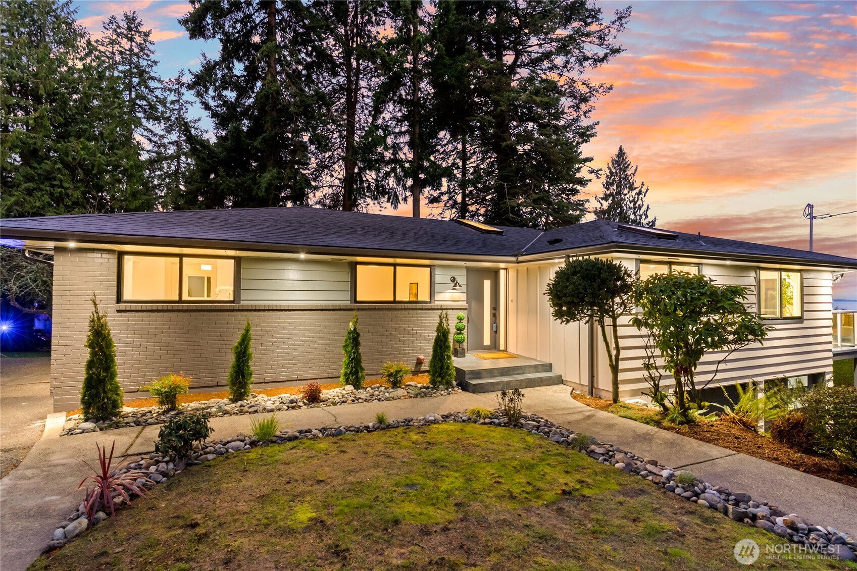 16858 76th Avenue W, Edmonds, WA 98026