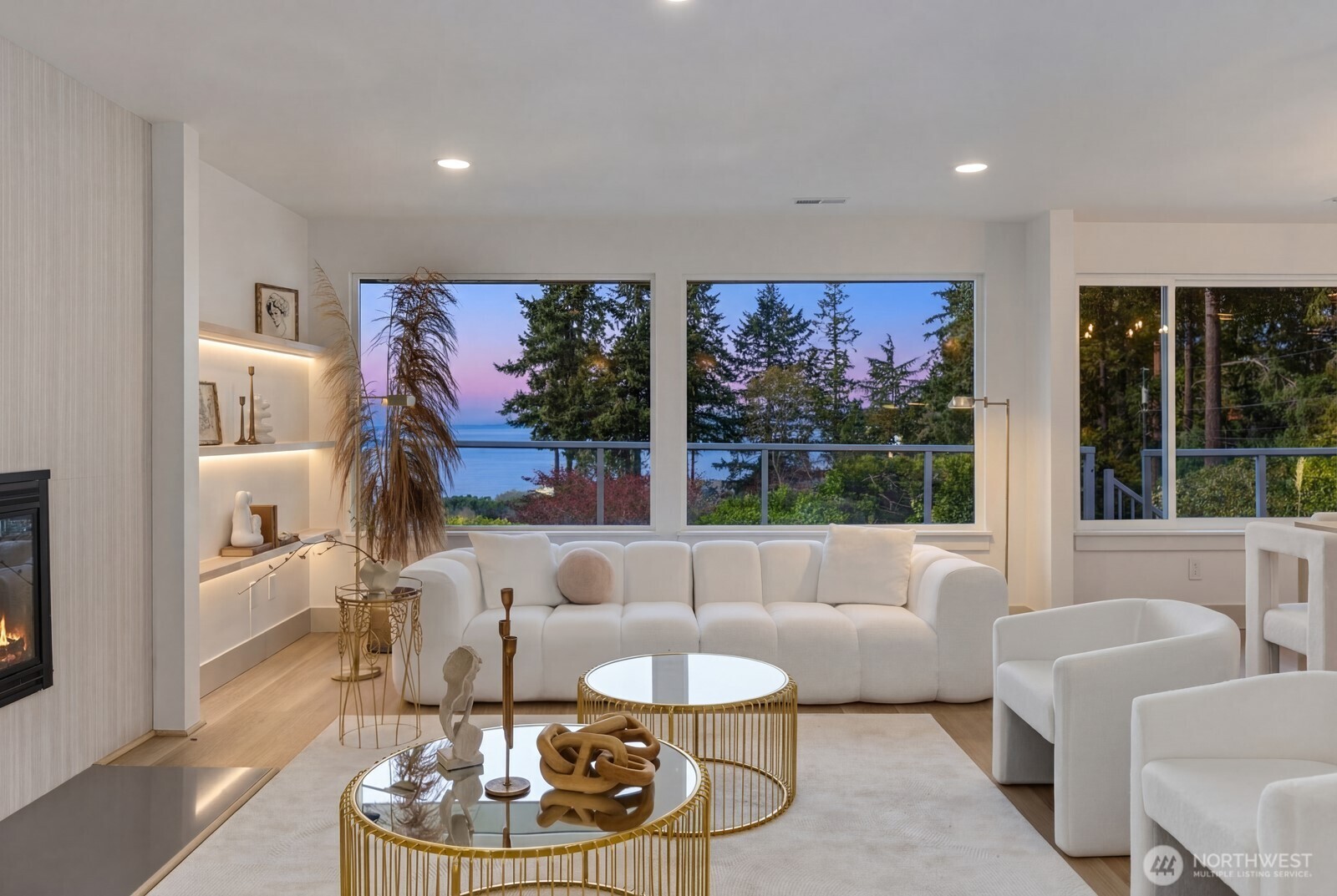 16858 76th Avenue W, Edmonds, WA 98026