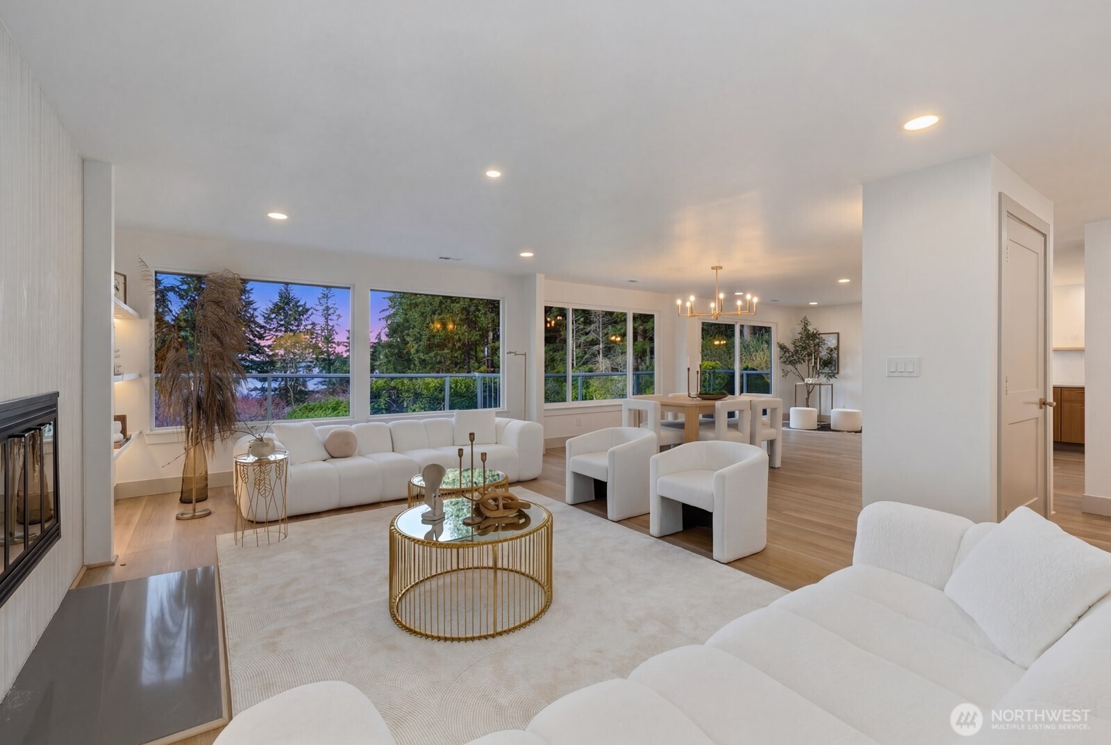 16858 76th Avenue W, Edmonds, WA 98026