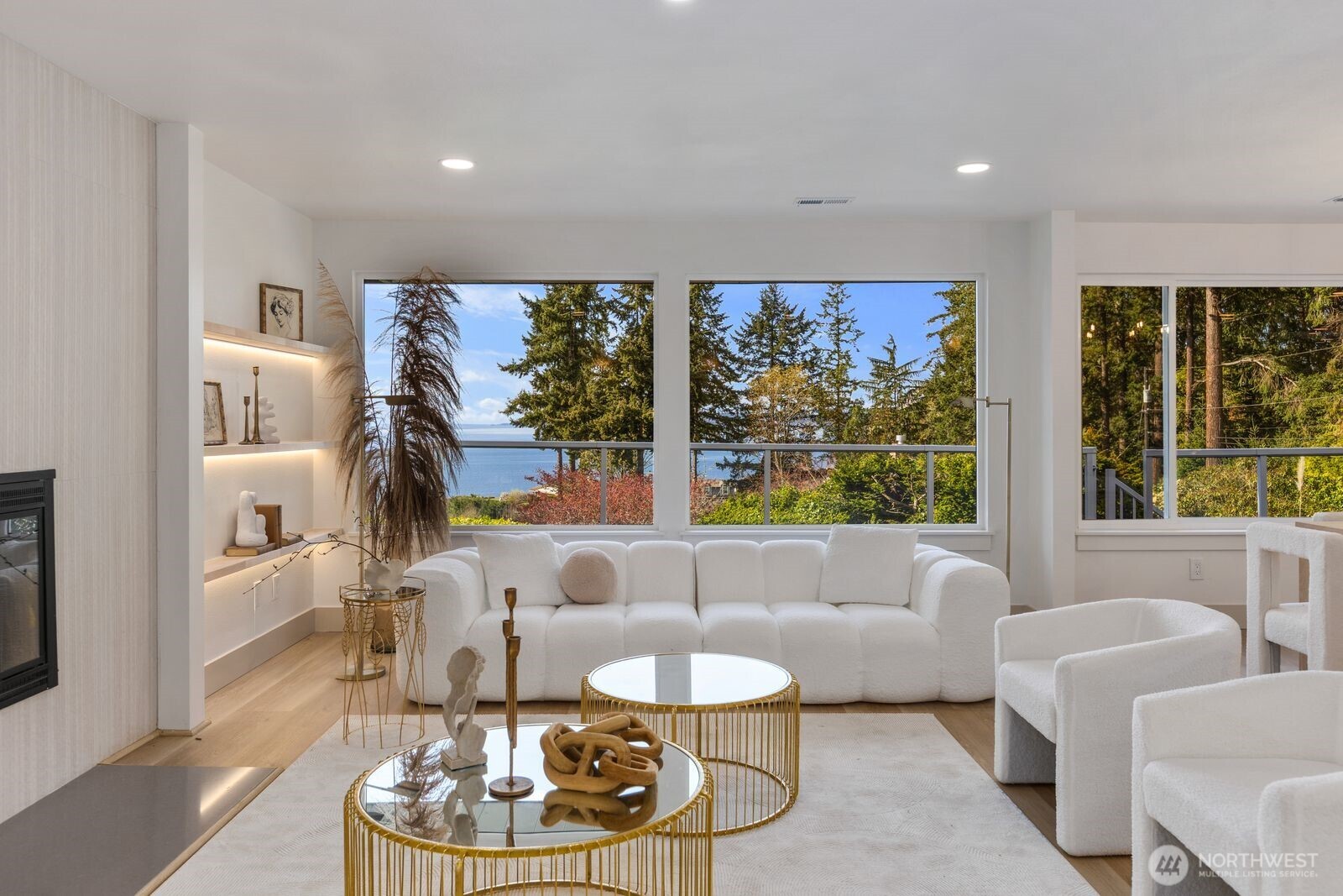 16858 76th Avenue W, Edmonds, WA 98026