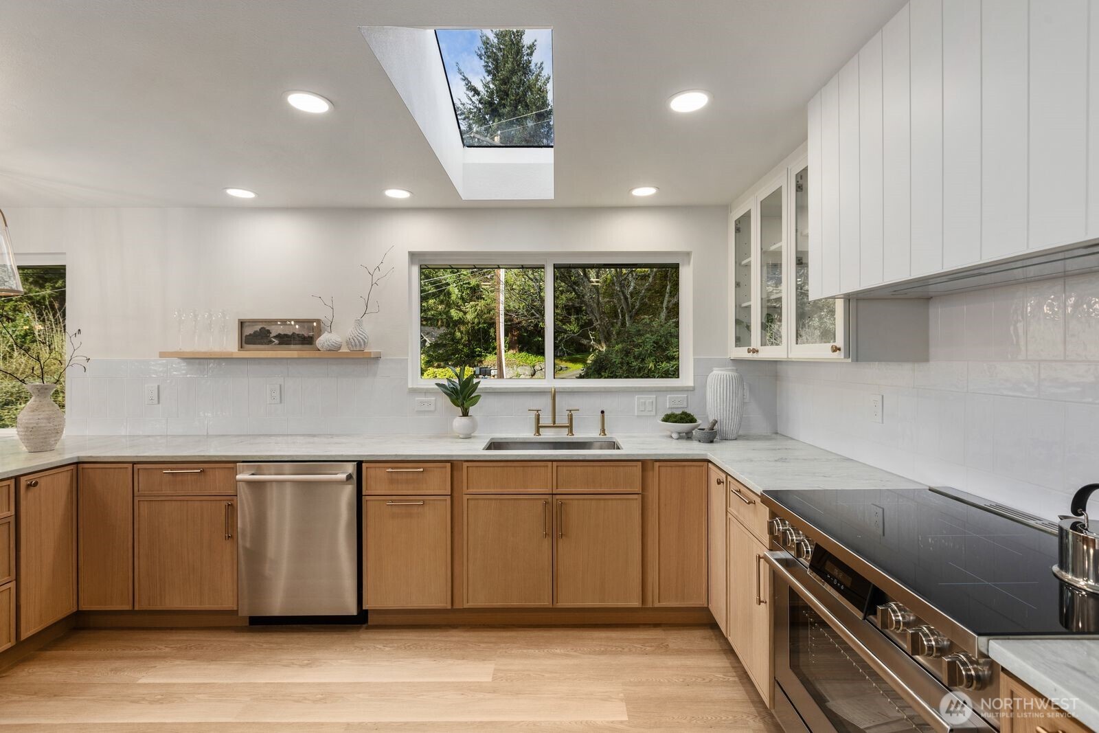 16858 76th Avenue W, Edmonds, WA 98026