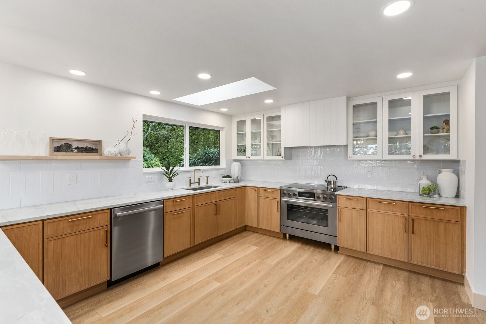 16858 76th Avenue W, Edmonds, WA 98026