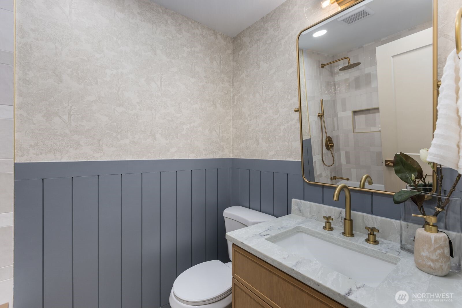 16858 76th Avenue W, Edmonds, WA 98026