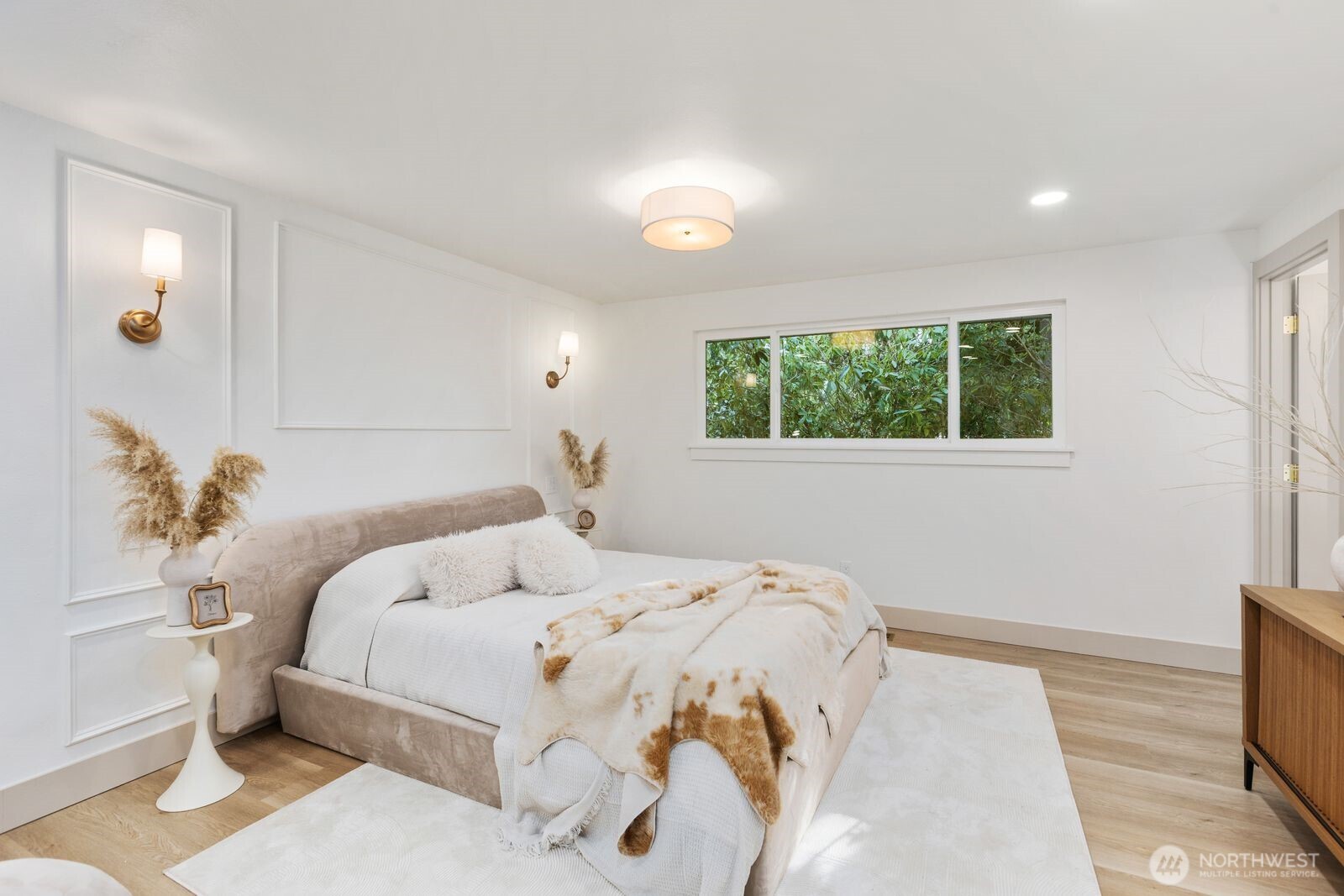 16858 76th Avenue W, Edmonds, WA 98026