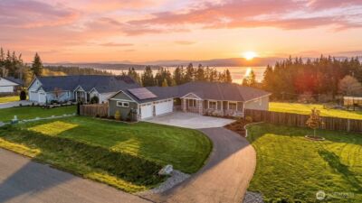 1395 Village Heights Place , Camano Island, WA 98282