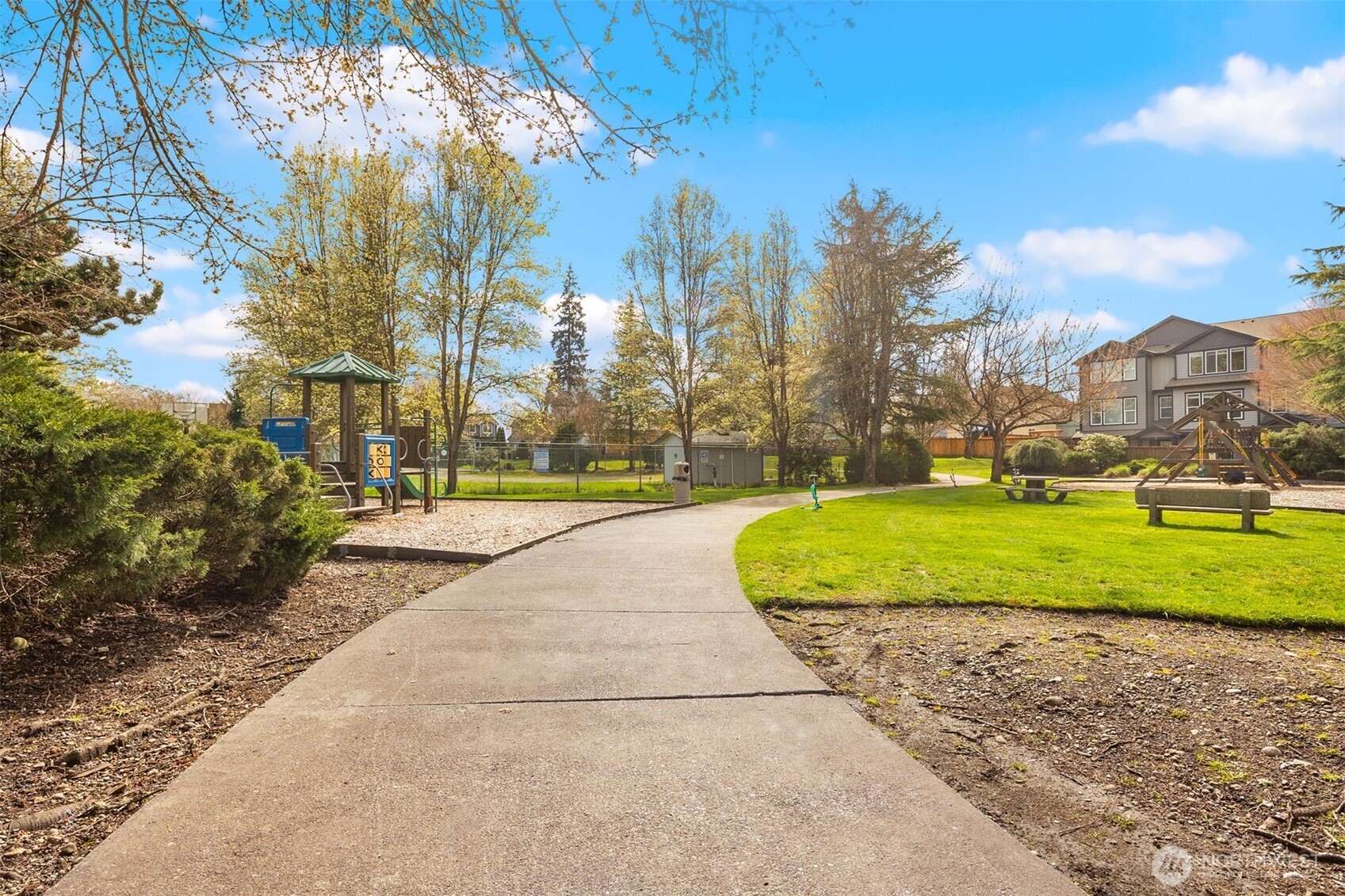17915 25th Avenue E, Tacoma, WA 98445