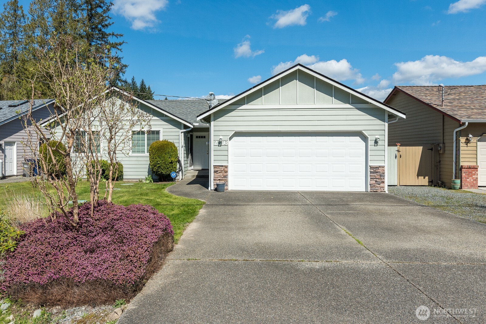 2303 256th St NW , Stanwood, WA 98292