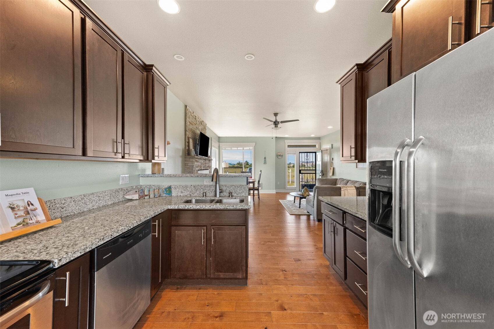 423 S Spinnaker Street SW, Ocean Shores, WA 98569