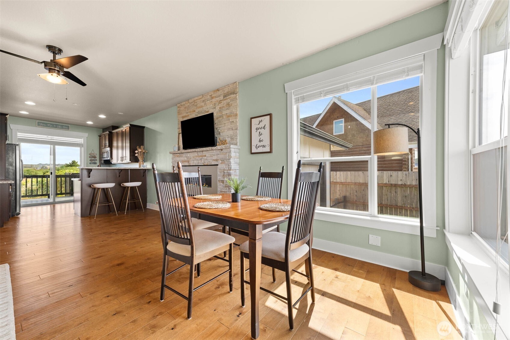 423 S Spinnaker Street SW, Ocean Shores, WA 98569