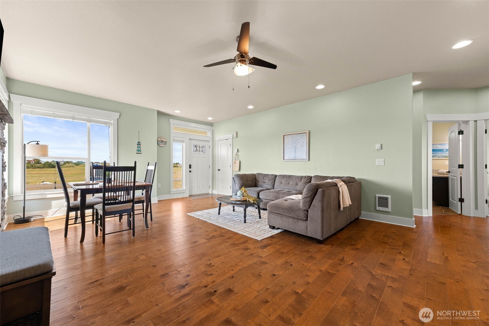 423 S Spinnaker Street SW, Ocean Shores, WA 98569