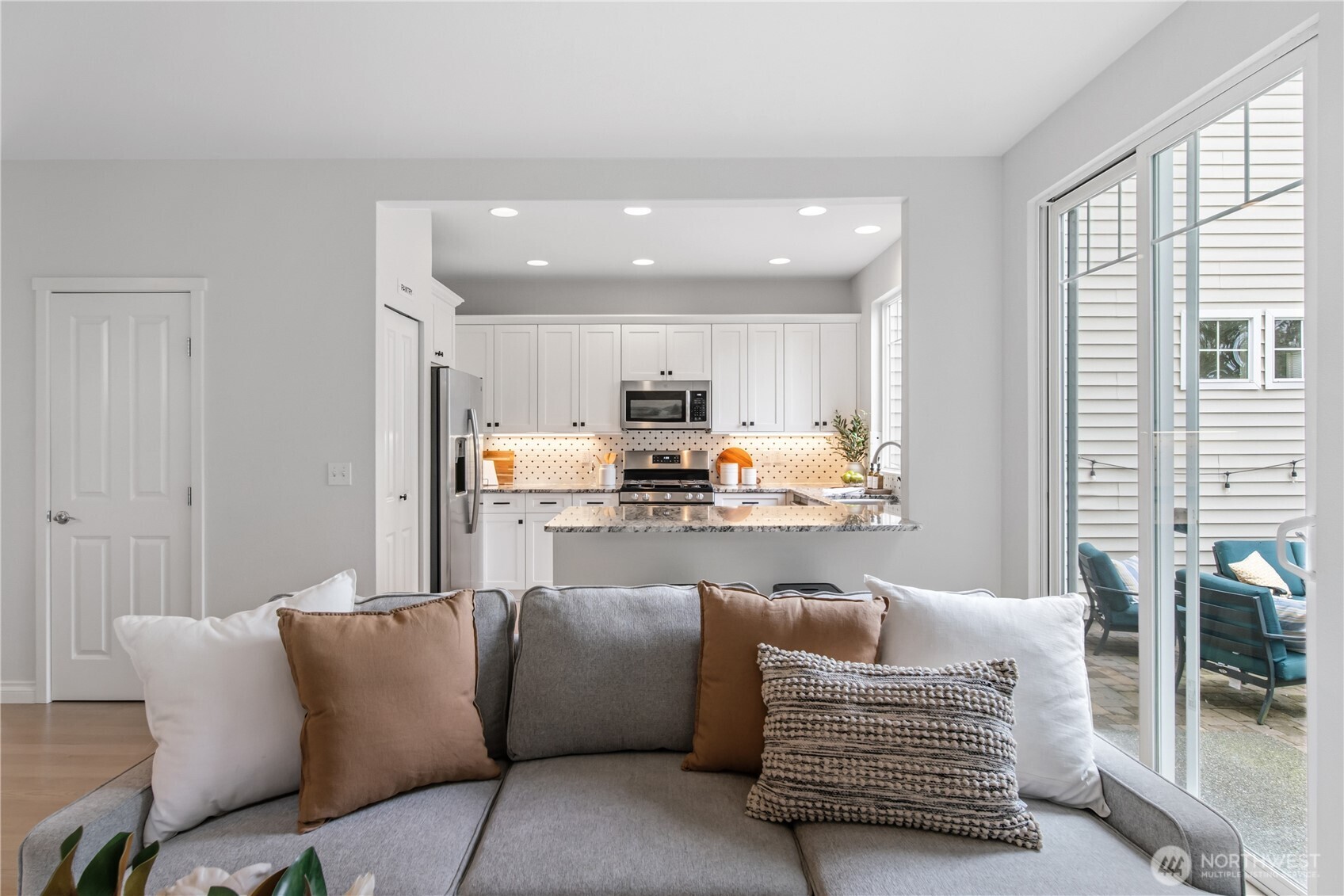 205 Newport Way NW #J1, Issaquah, WA 98027