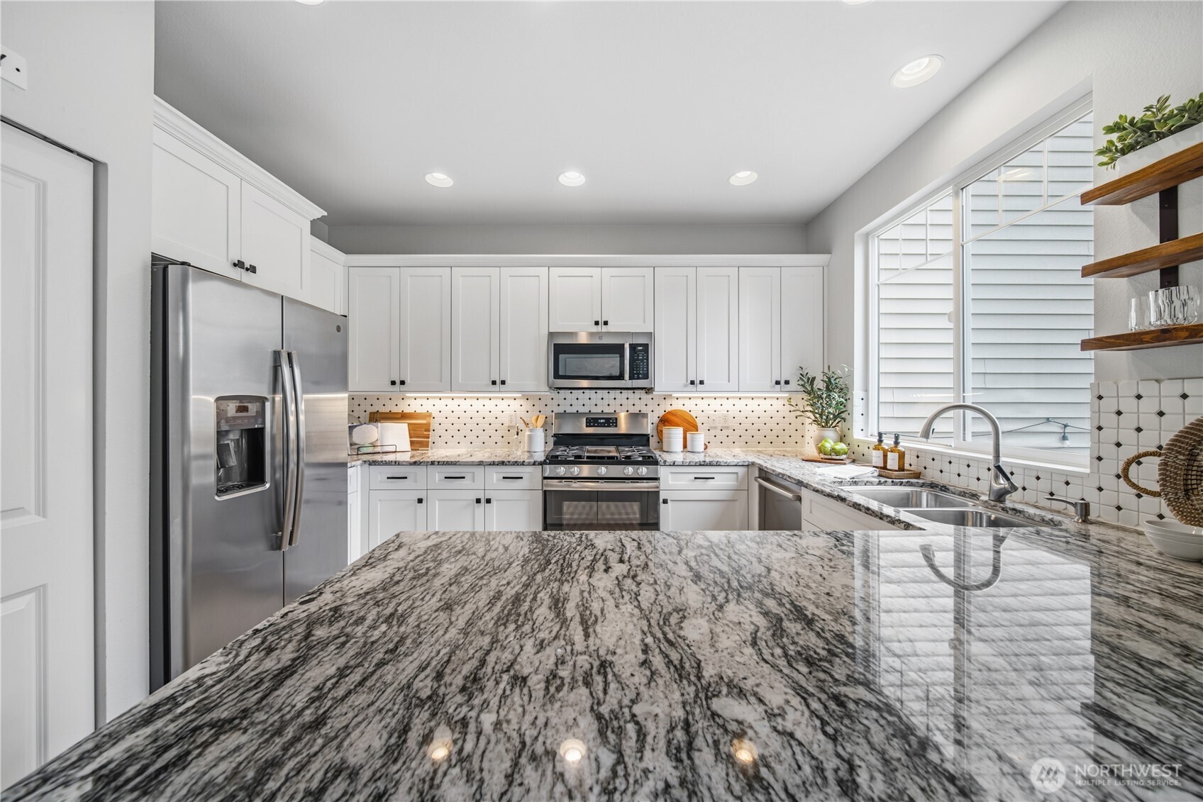 205 Newport Way NW #J1, Issaquah, WA 98027