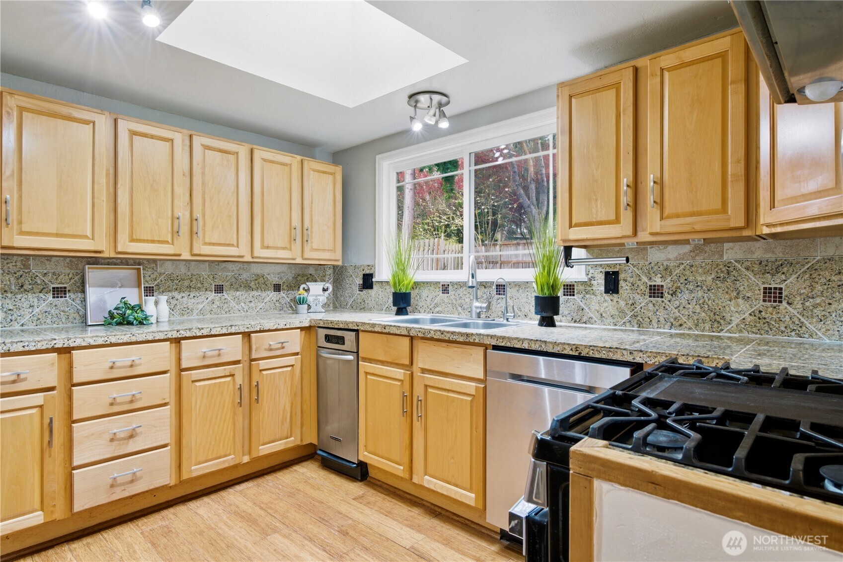 14341 109th Avenue NE, Kirkland, WA 98034