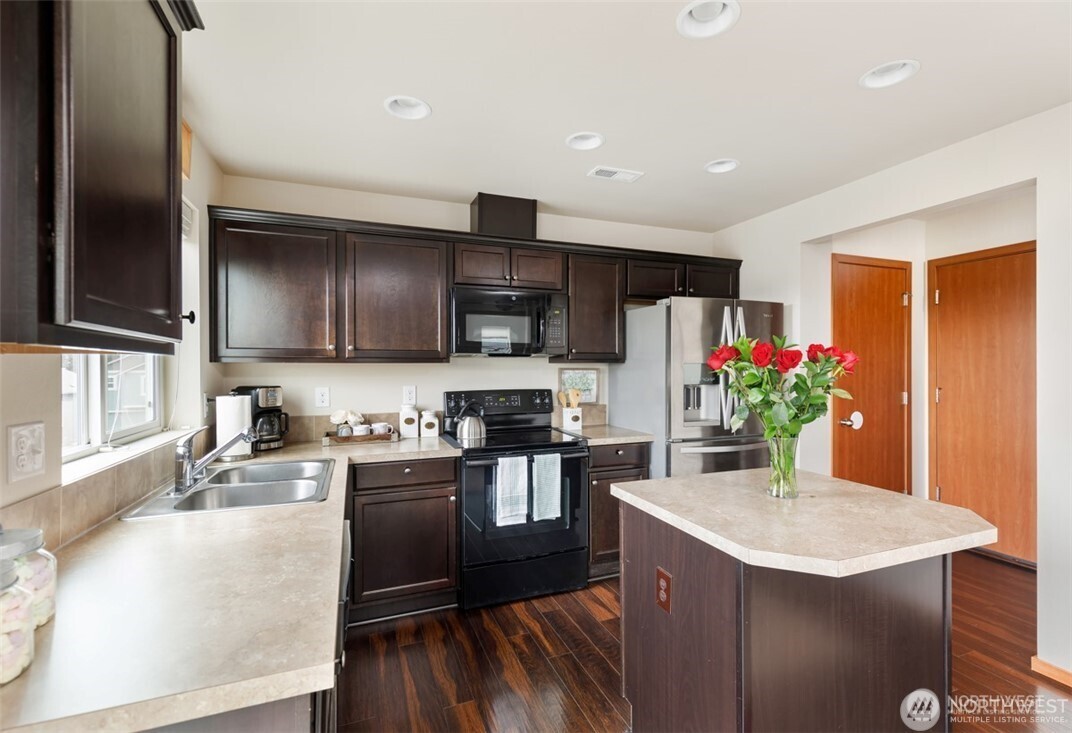 1718 72nd Ave SE , Lake Stevens, WA 98258