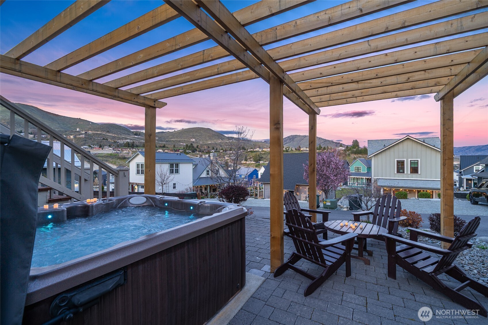 540 Porcupine Lane , Chelan, WA 98816