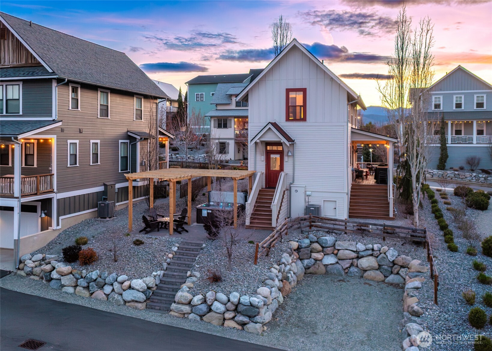 540 Porcupine Lane , Chelan, WA 98816