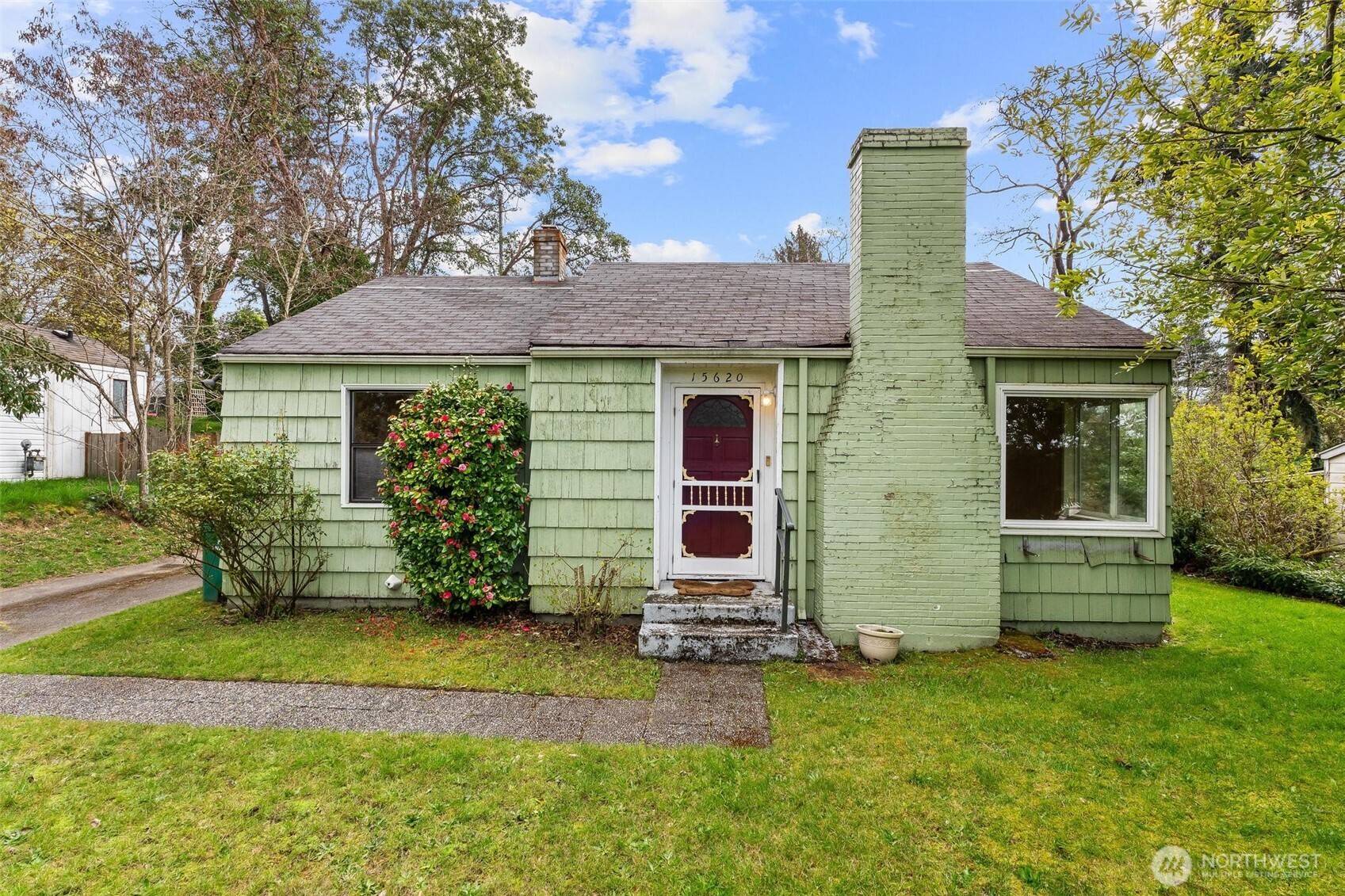 15620 5th Avenue NE, Shoreline, WA 98155-3807
