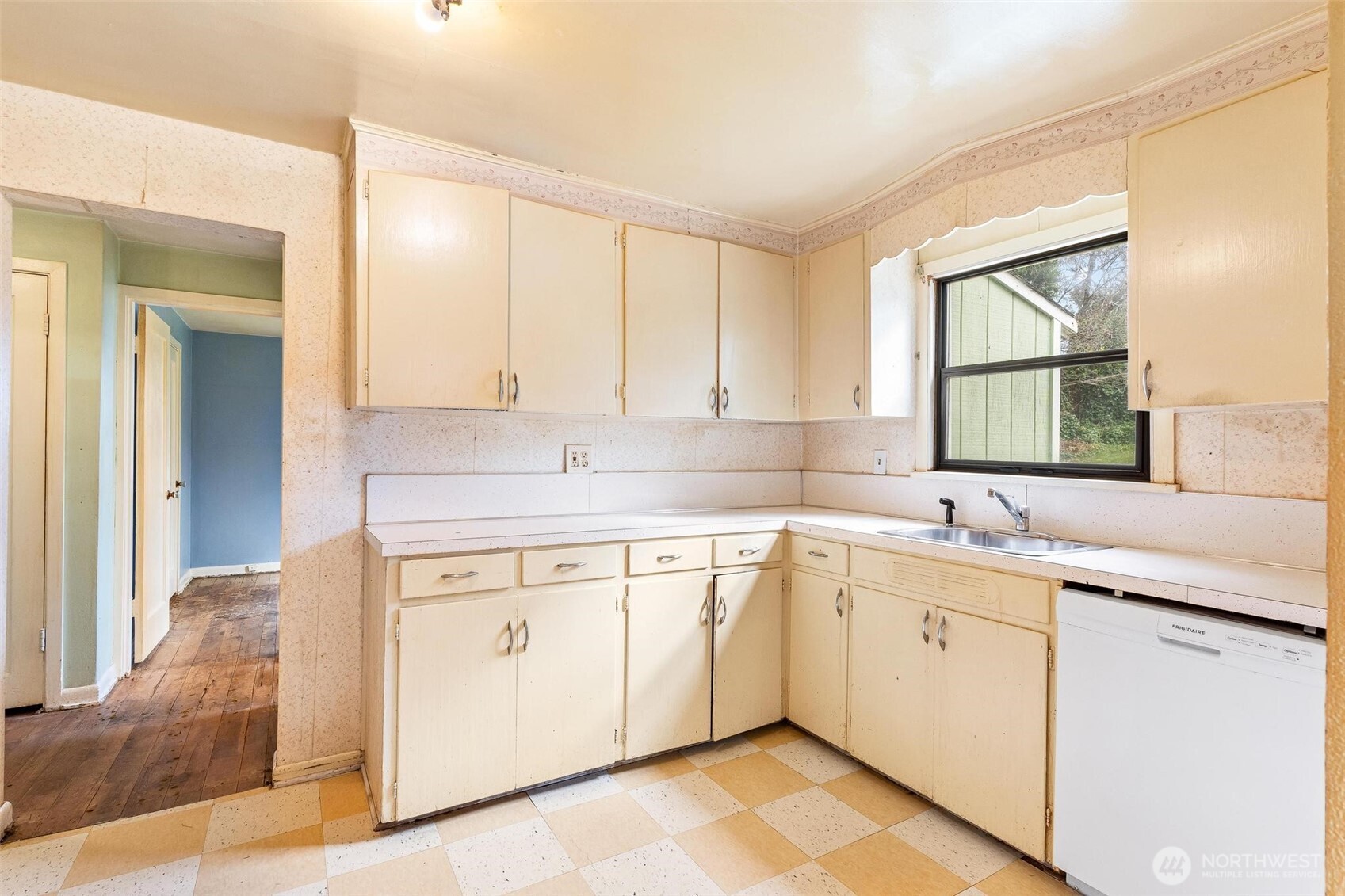 15620 5th Avenue NE, Shoreline, WA 98155-3807