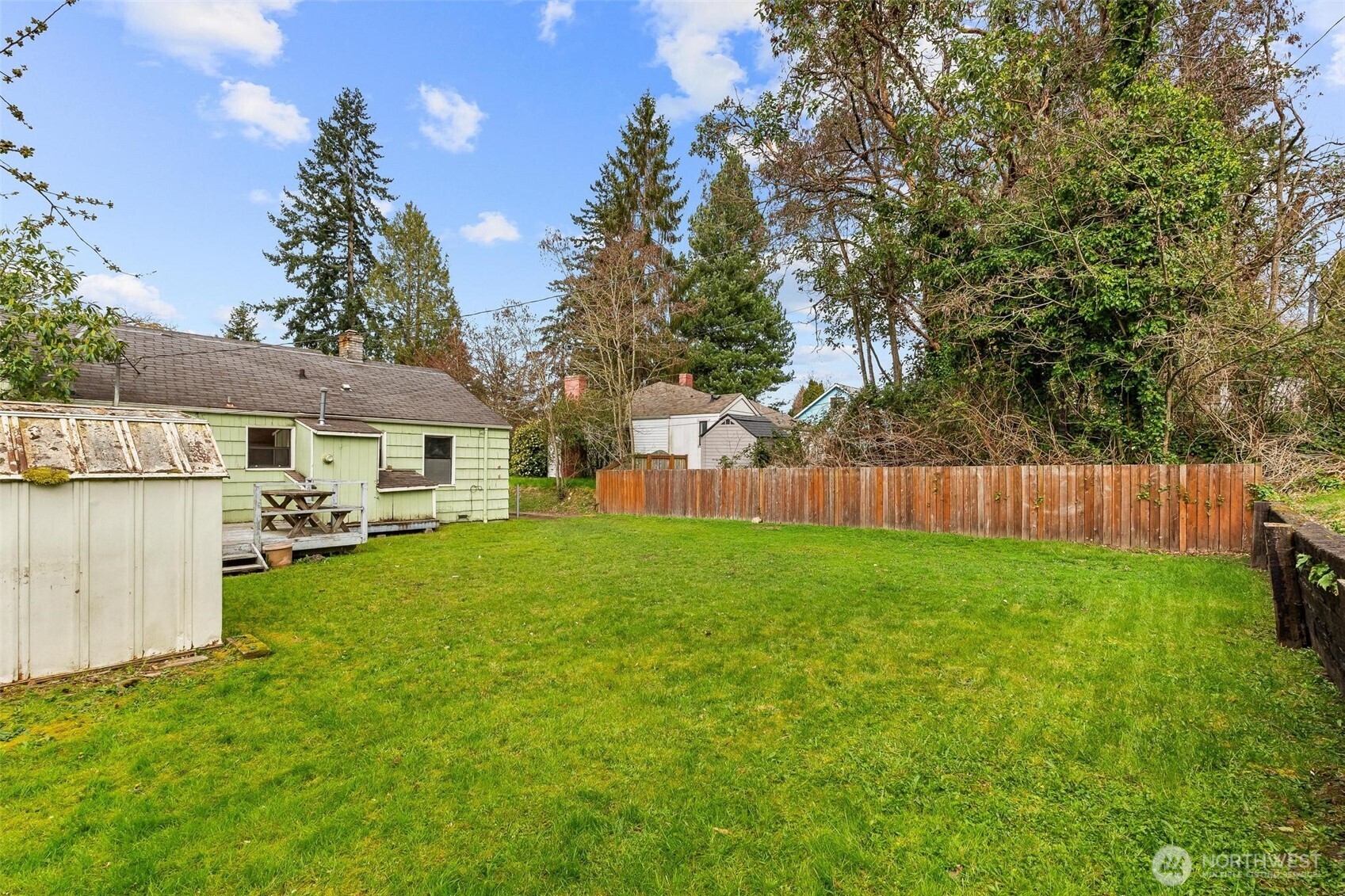 15620 5th Avenue NE, Shoreline, WA 98155-3807
