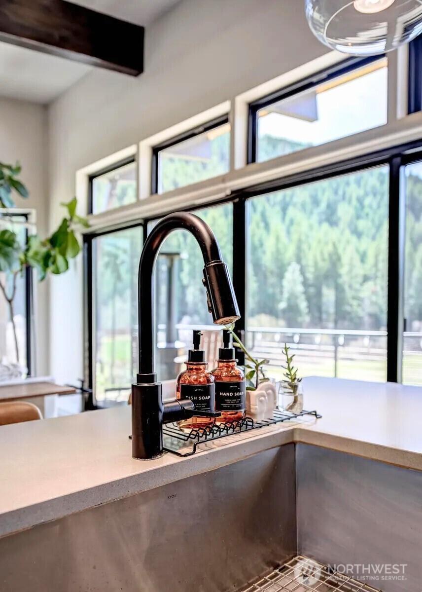 10695 Eagle Creek Road , Leavenworth, WA 98826