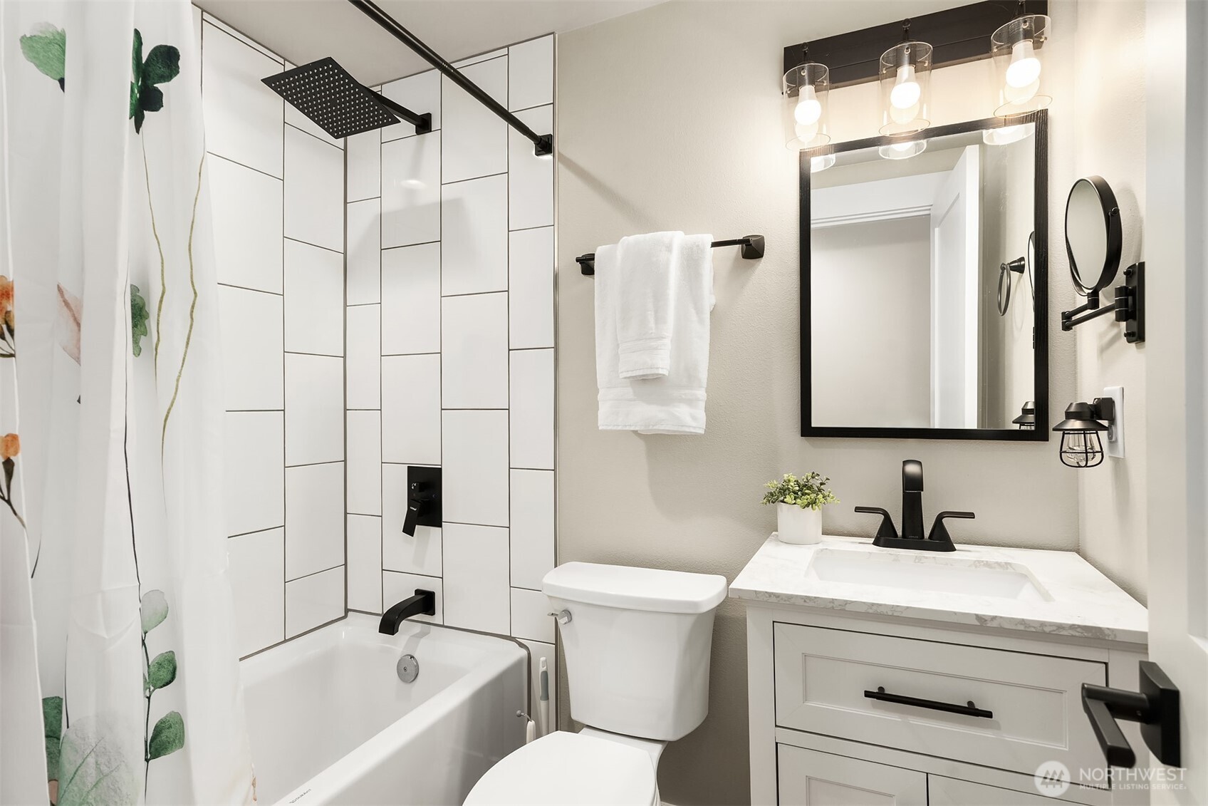 5954 SW 49th Ave #A, Seattle, WA 98136