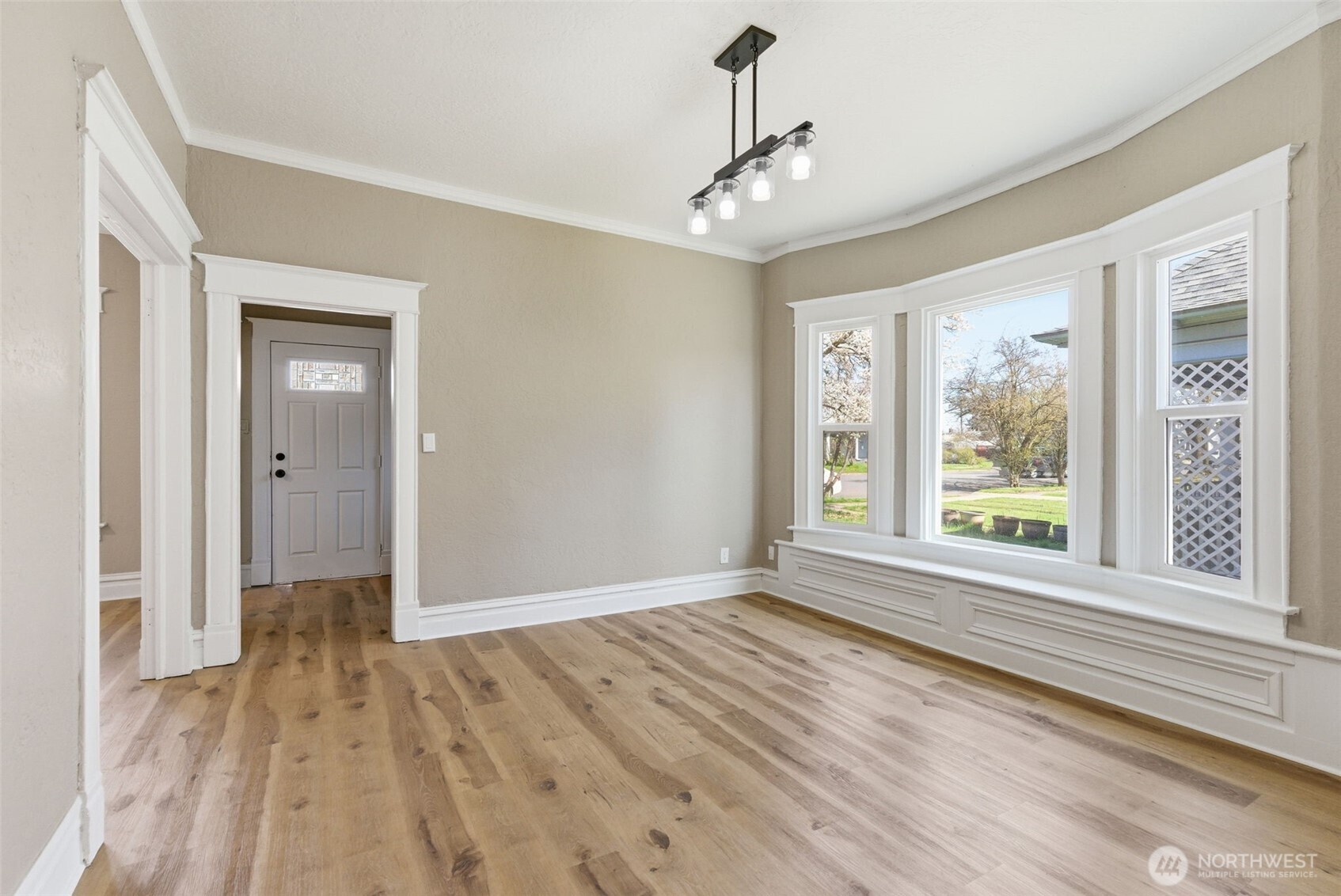 1621 W Knox Avenue , Spokane, WA 99205