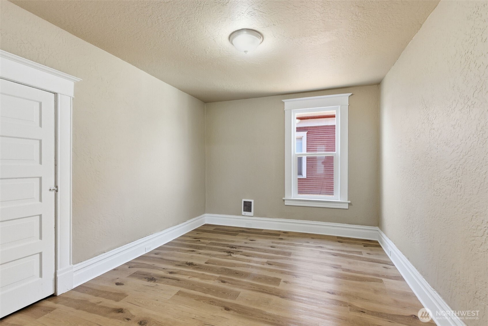 1621 W Knox Avenue , Spokane, WA 99205