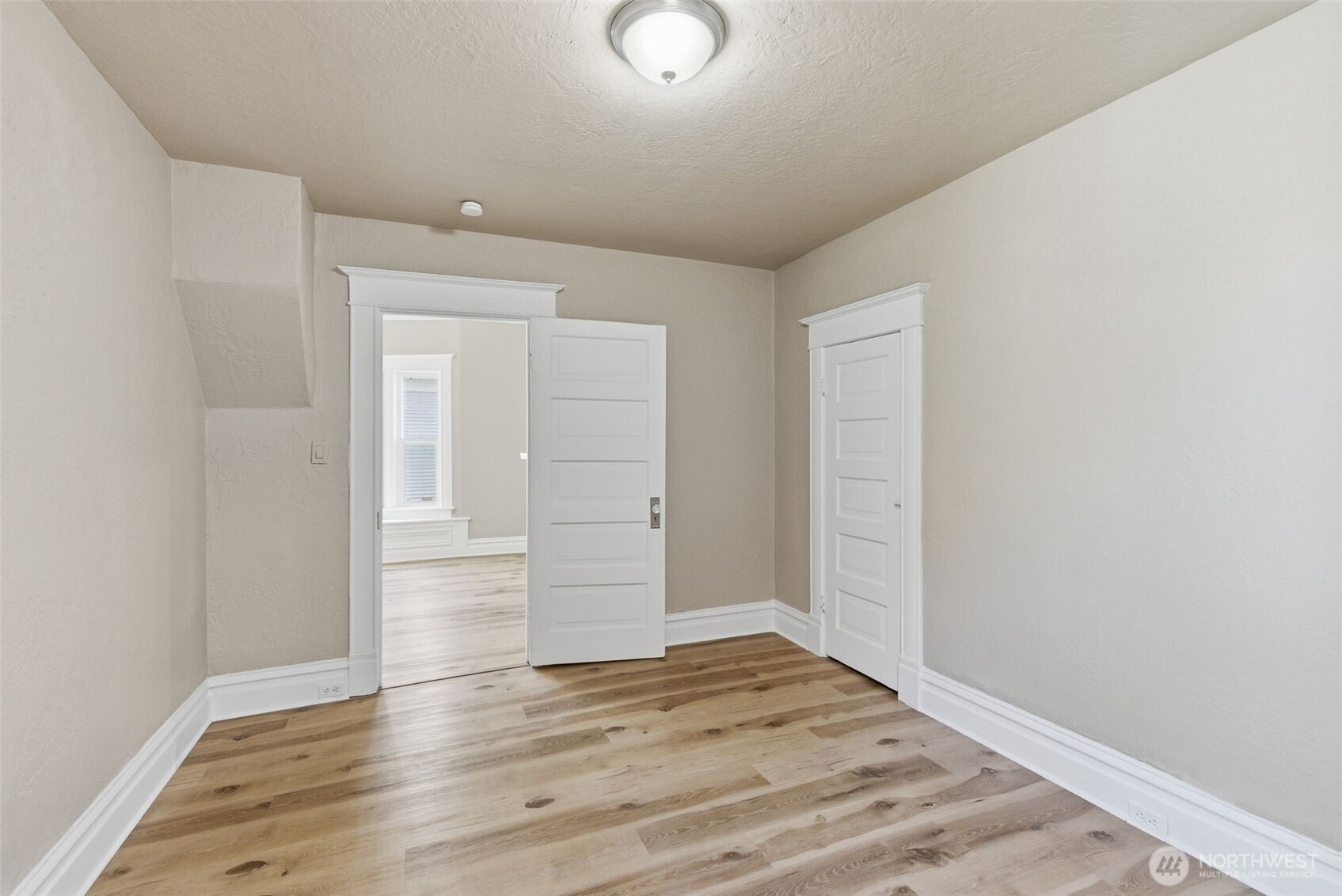 1621 W Knox Avenue , Spokane, WA 99205